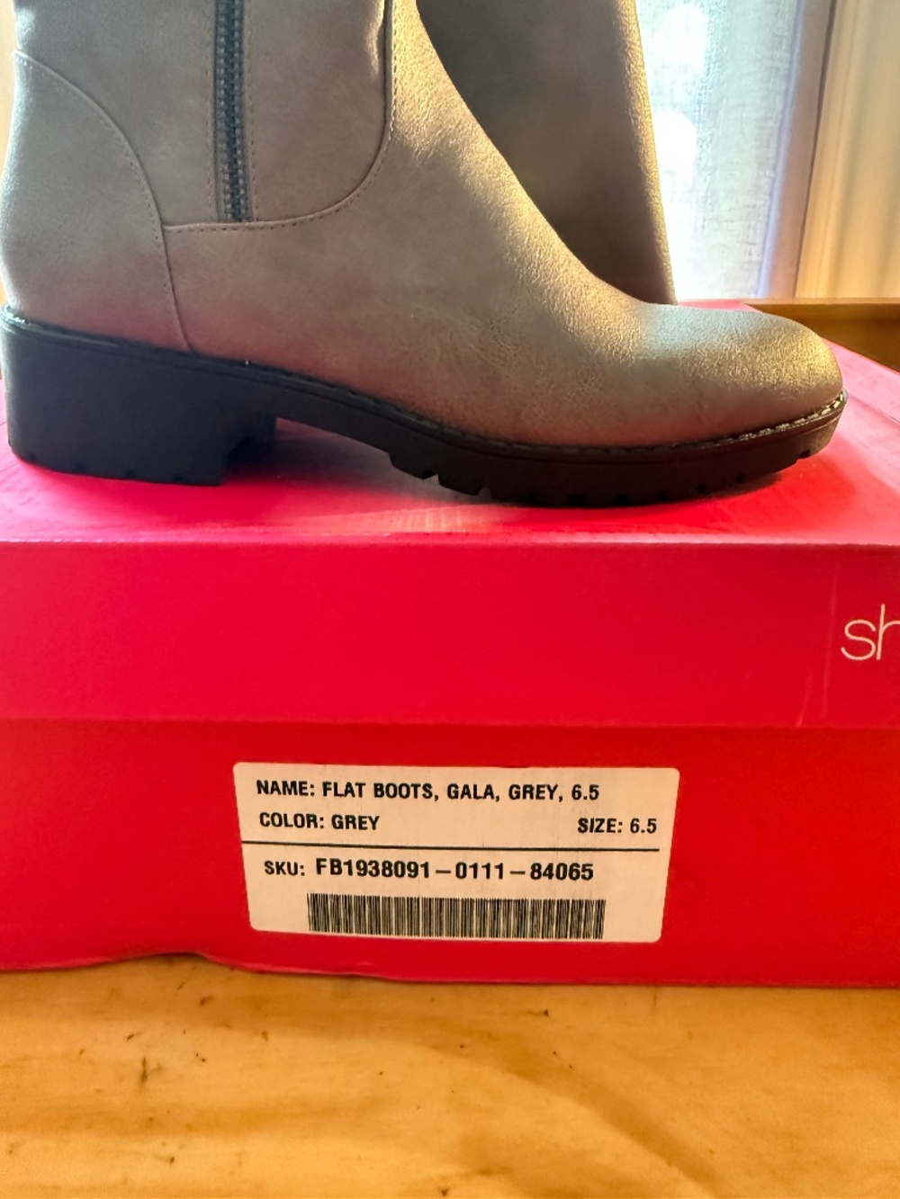 Tall equestrian boot size 6.5